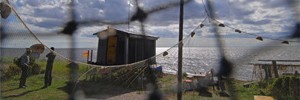 Большой улов: в сеть к балтийским рыбакам попала бочка с тротилом